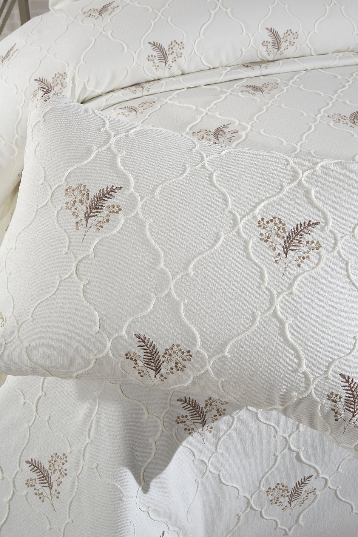 Artemis Nakışlı Şönil 3 Parça Çift Kişilik Yatak Örtüsü Bej - 5