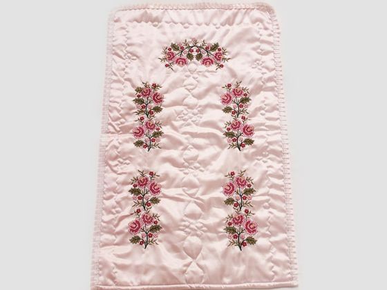 Bordo Gül Nakışlı Pembe Seccade - Çeyiz Diyarı