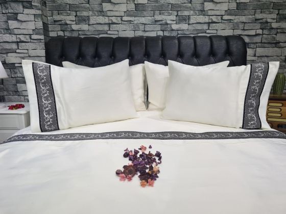 Çeyiz Diyarı Orkide Pamuk Saten Nevresim Takımı Krem Siyah - Çeyiz Diyarı