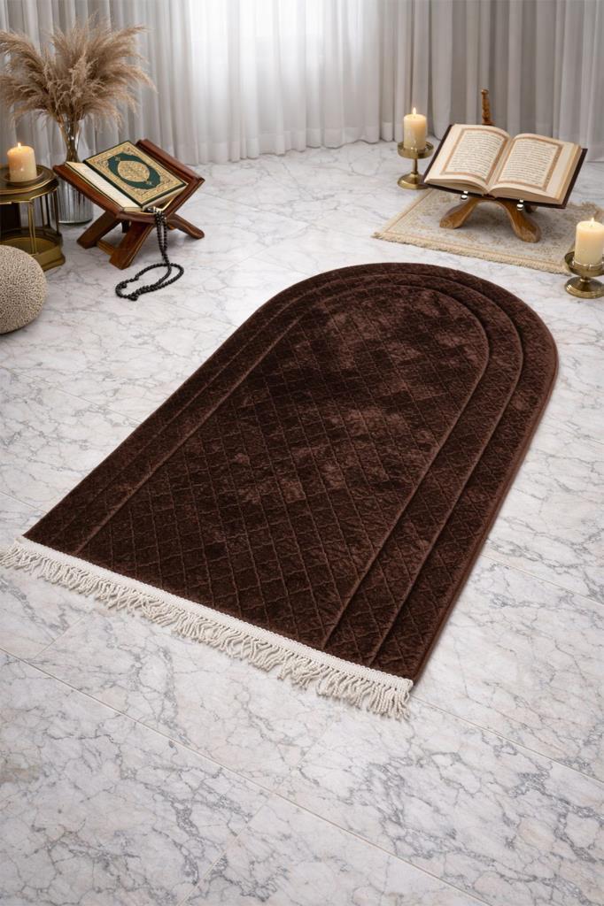 Çeyizdiyarı Nesibe Kadife Dolgulu Seccade Kahverengi - 1