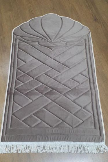 Çeyizdiyarı Saliha Kadife Dolgulu Seccade Kahverengi - Çeyiz Diyarı