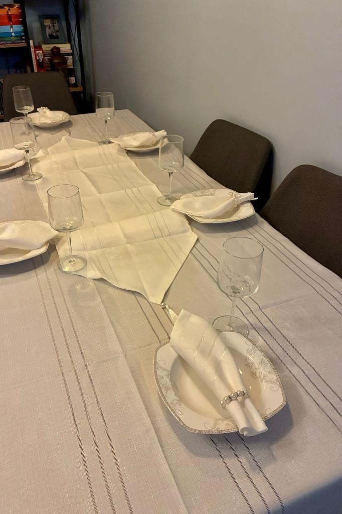 Colber 26 Parça Masa Örtüsü Takımı Krem - 3