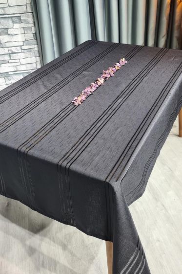 Corvver Dertsiz Masa Örtüsü 155x220 Siyah - Çeyiz Diyarı (1)