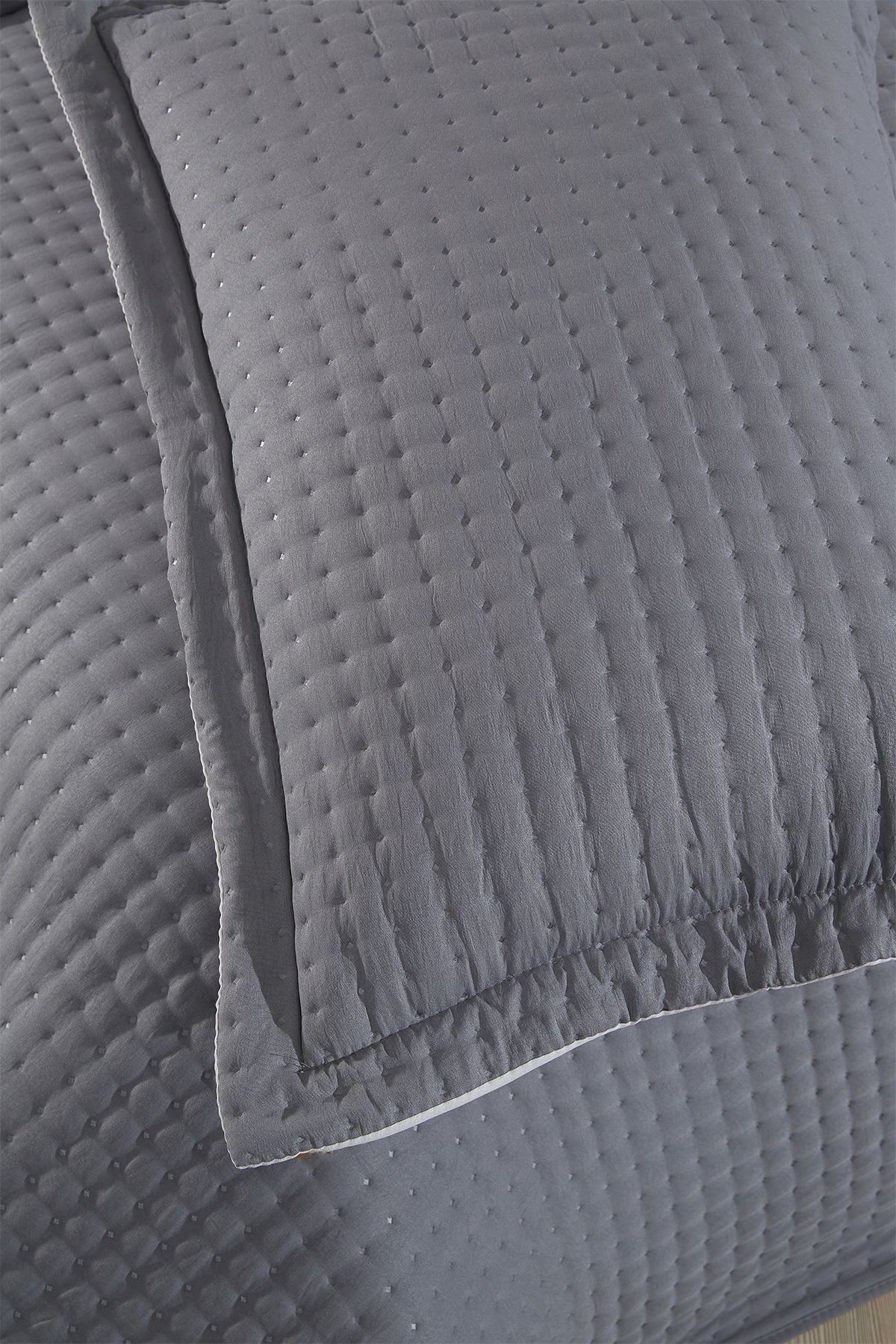 Elisa Dolgulu Çift Taraflı Çift Kişilik 240x260 Cm Yatak Örtüsü Antrasit - 5