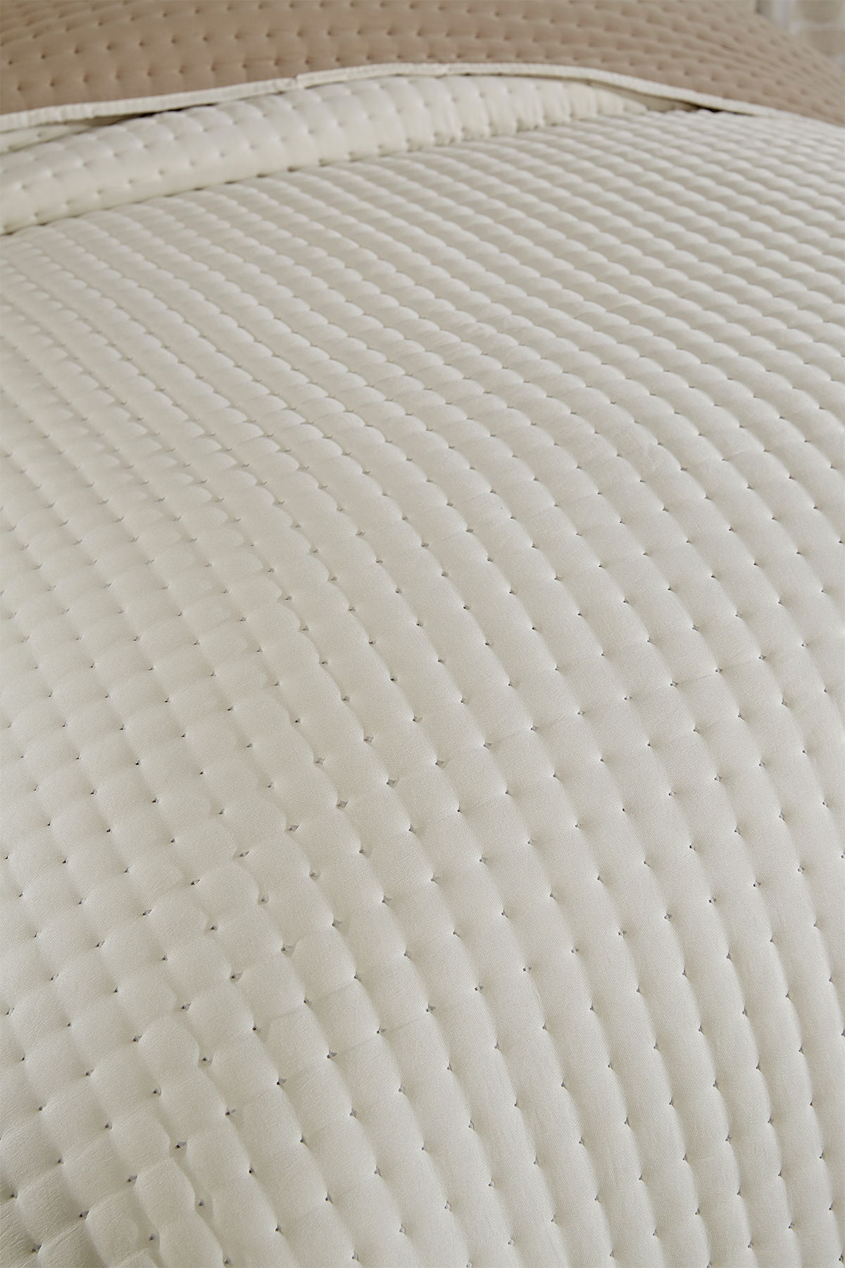 Elisa Dolgulu Çift Taraflı Çift Kişilik 240x260 Cm Yatak Örtüsü Krem - 3