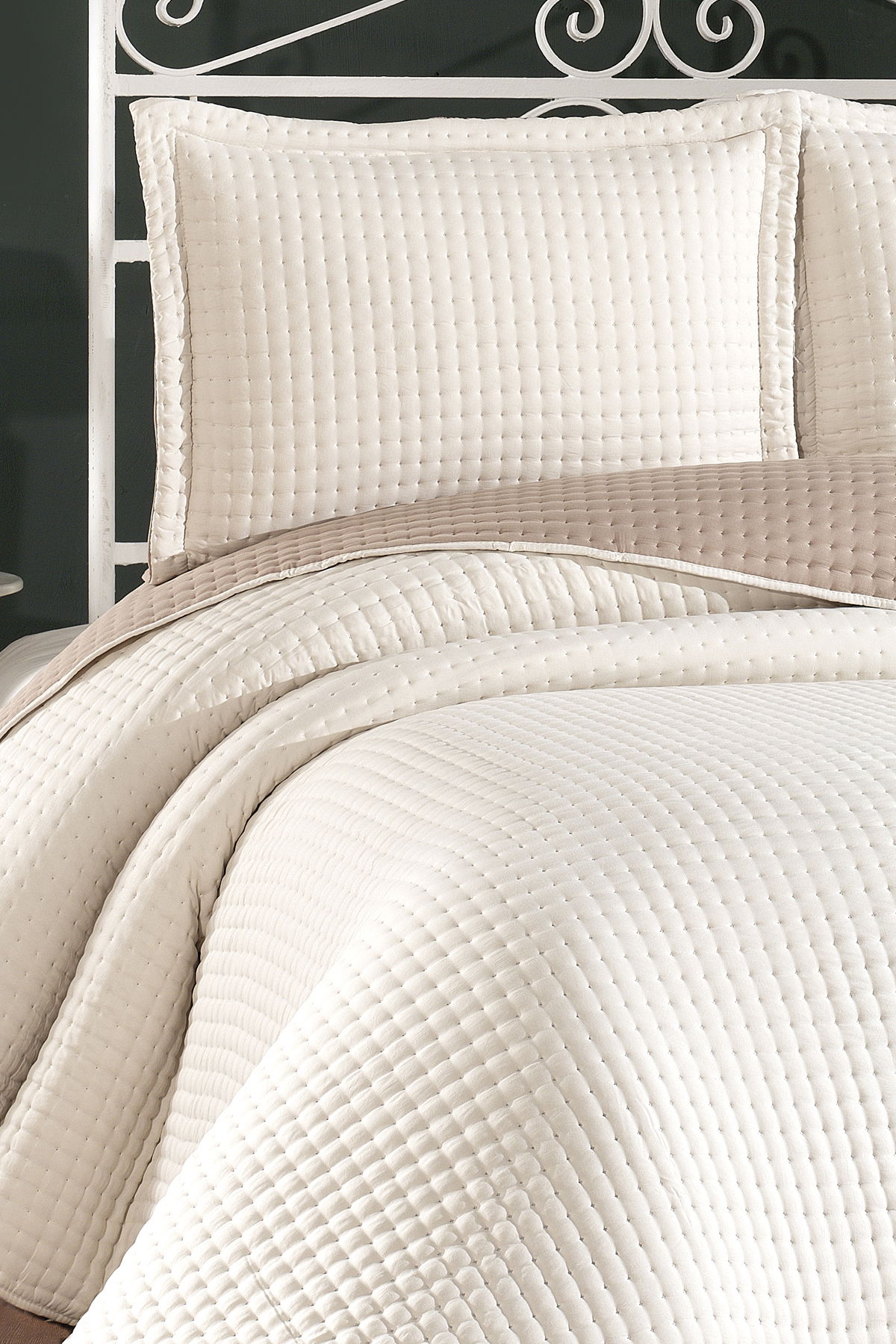 Elisa Dolgulu Çift Taraflı Çift Kişilik 240x260 Cm Yatak Örtüsü Krem - 6