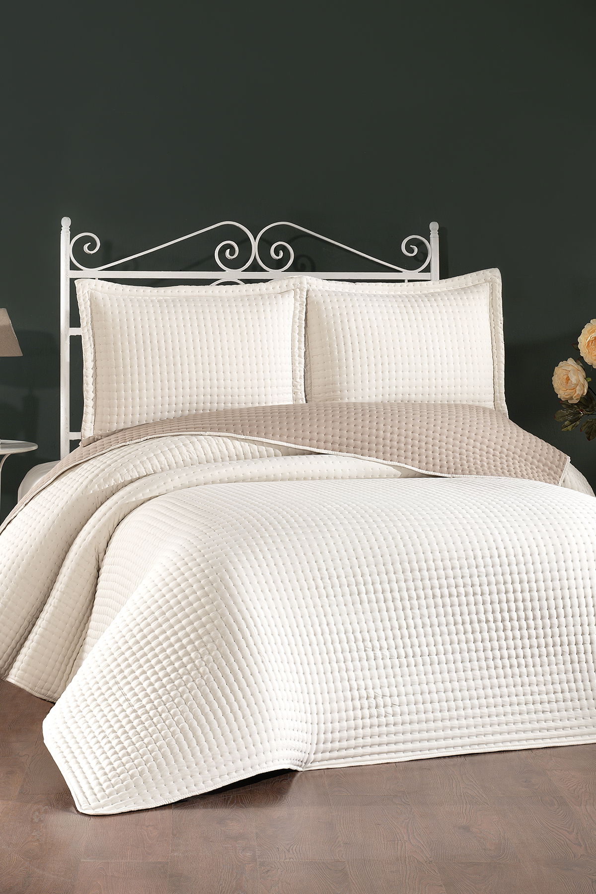 Elisa Dolgulu Çift Taraflı Çift Kişilik 240x260 Cm Yatak Örtüsü Krem - 1