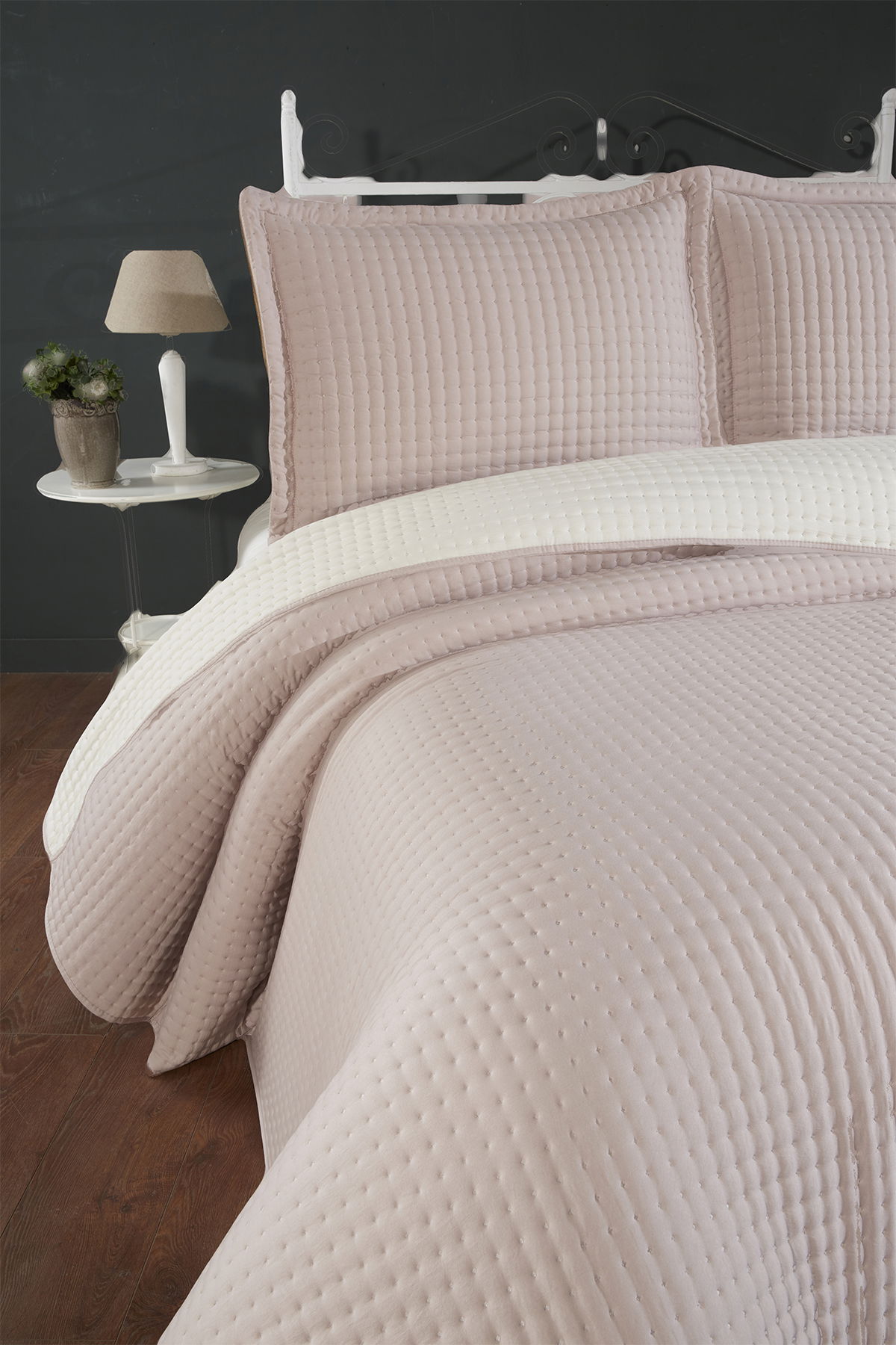 Elisa Dolgulu Çift Taraflı Çift Kişilik 240x260 Cm Yatak Örtüsü Pudra - 2
