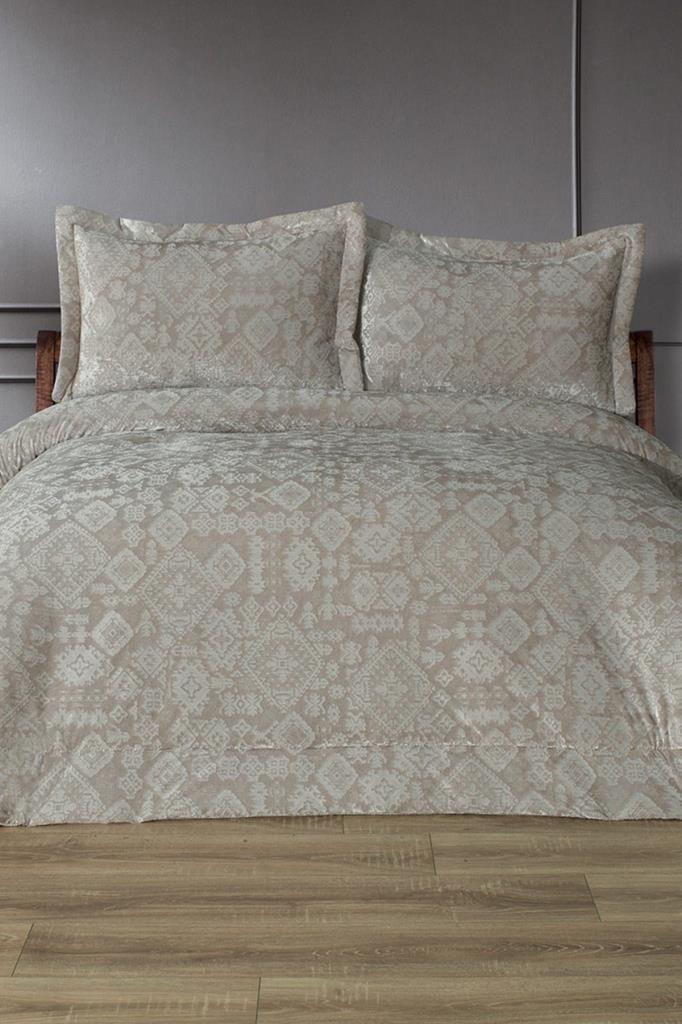 Emila Elyaf Dolgulu Çift Kişilik 250x255 Cm Yatak Örtüsü Krem - 1