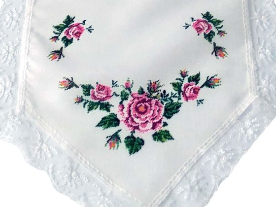 Kanaviçe Baskılı Güpürlü Runner Pembe - Çeyiz Diyarı