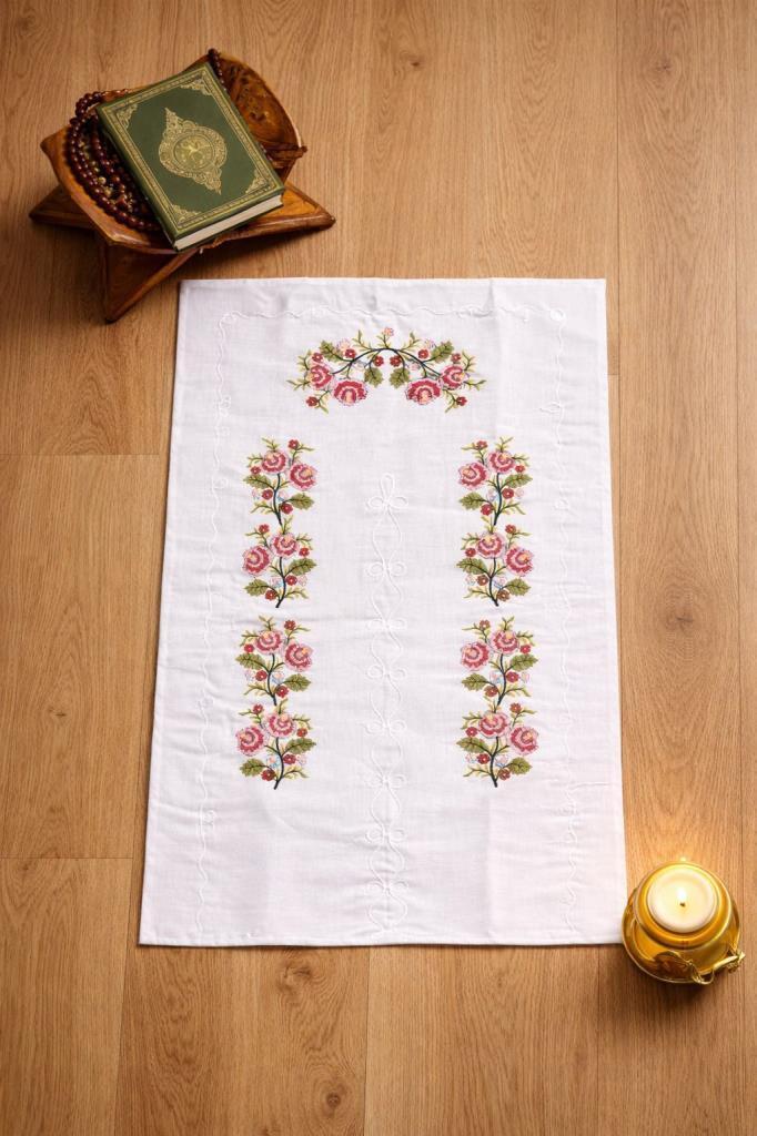 Kanaviçe İşlemeli Gardenya 70x135 cm Seccade Pembe - 1