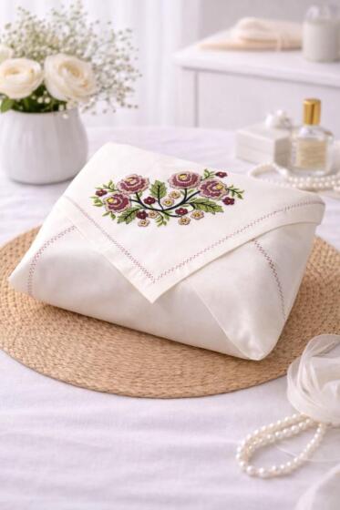 Kanaviçe İşlemeli Gardenya 90x90 cm Tek Bohça Kahverengi - Çeyiz Diyarı