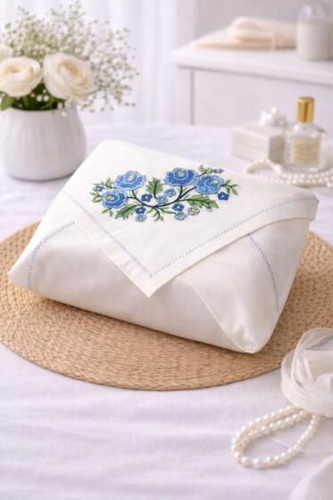 Kanaviçe İşlemeli Gardenya 90x90 cm Tek Bohça Mavi - Çeyiz Diyarı