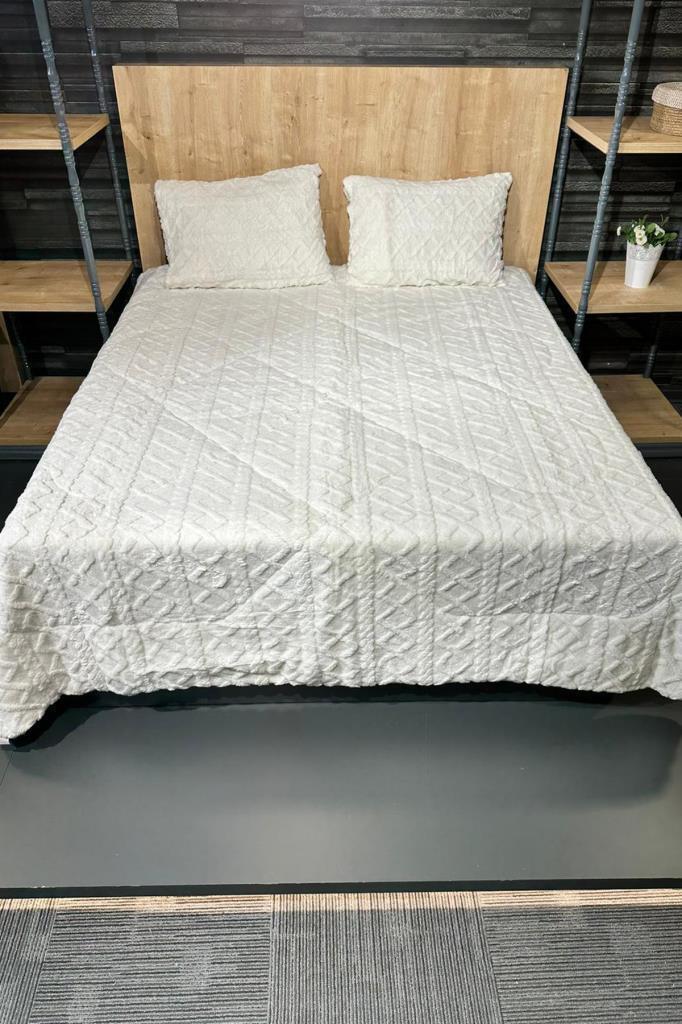 Leila Çift Kişilik Pelüş Yatak Örtüsü 220x240 cm Krem - 1