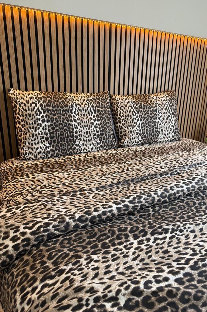 Leopar Desenli Lastikli Çarşaflı Çift Kişilik Nevresim Takımı - 2