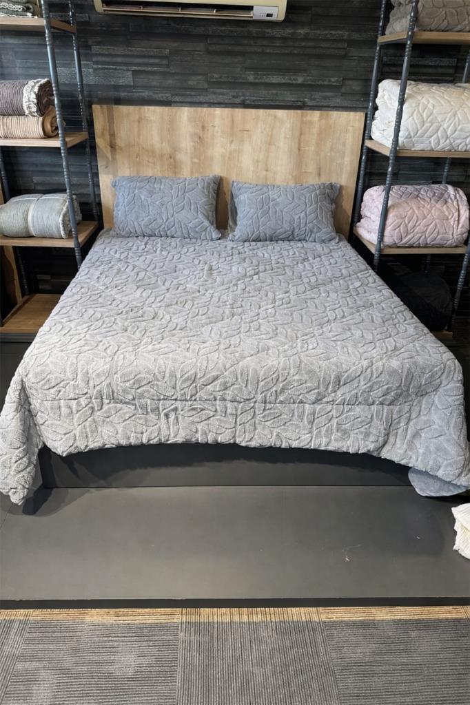 Lisome Çift Kişilik Pelüş Yatak Örtüsü 220x240 cm Gri - 1