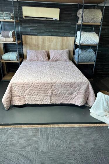 Lisome Çift Kişilik Pelüş Yatak Örtüsü 220x240 cm Pudra - Çeyiz Diyarı
