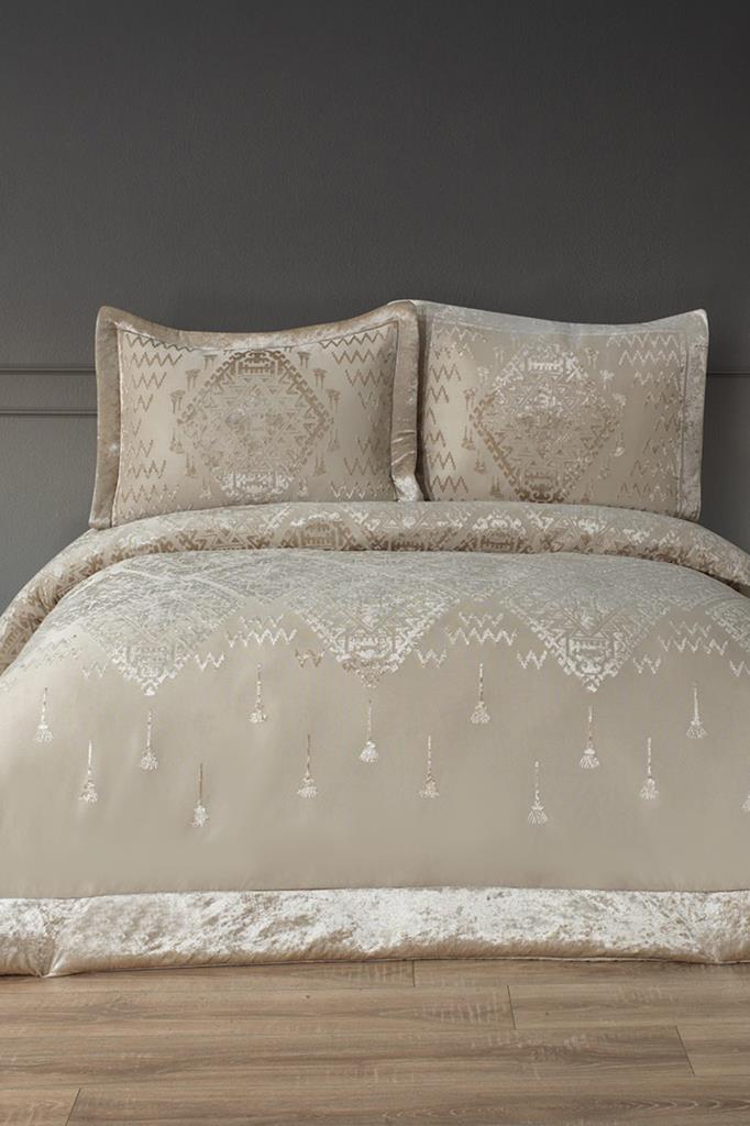 Mercan Elyaf Dolgulu Çift Kişilik 250x255 Cm Yatak Örtüsü Bej - 1