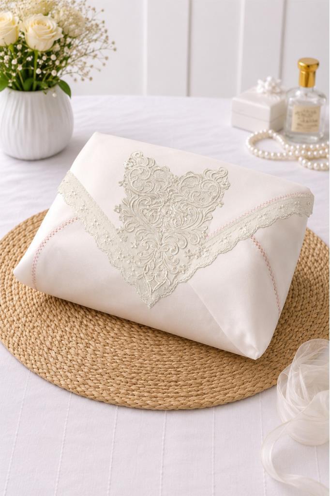 Müjde Saten Lüks Nişan Bohçası 90x90 cm Krem - 1