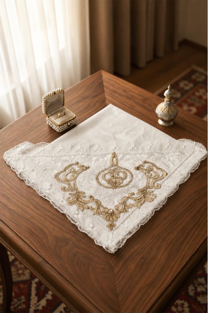 Nesibe Köşe Güpürlü Kadife Bohça 100x100 cm Krem - Cappucino - 1