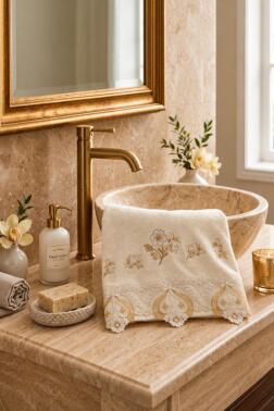Papatya %100 Kadife Güpürlü 50x90 cm Çeyizlik Havlu - 1