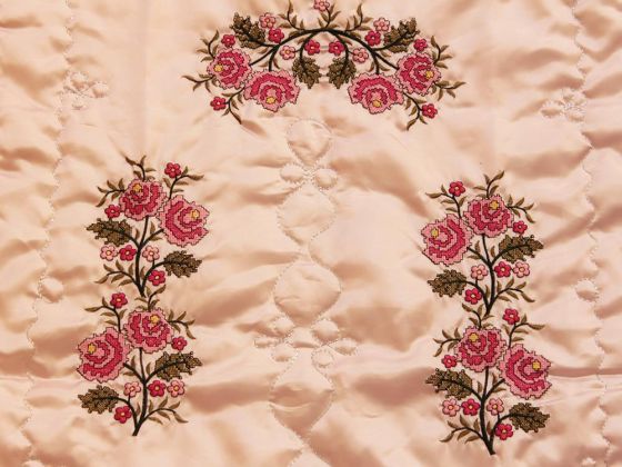 Pembe Gül Nakışlı Pembe Seccade - Çeyiz Diyarı (1)