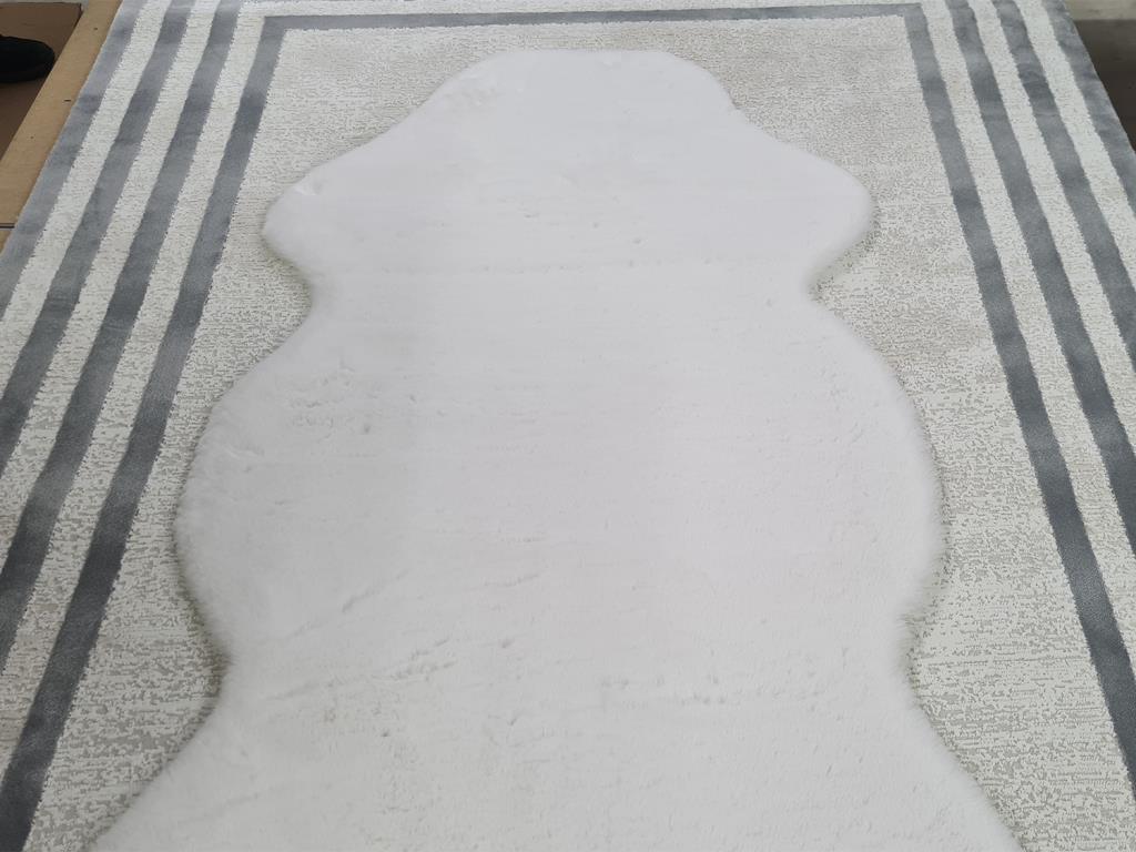 Rabbit Postu Tüylü Kaydırmaz Halı 80x150 Cm Krem - 1