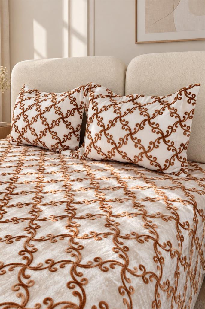 Rüzgargülü Kadife 250x250 cm Çift Kişilik Yatak Örtüsü Krem - Bej - 3