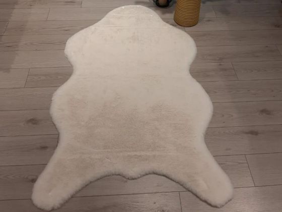 Tavşan Postu Dolgun Tüylü Kaydırmaz Halı 90x150 Cm Beyaz - Çeyiz Diyarı