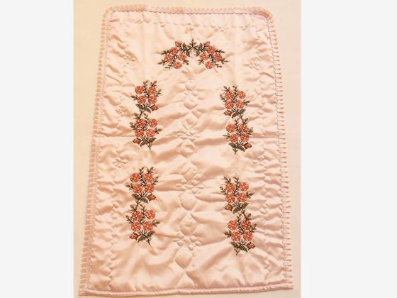 Turuncu Papatya Nakışlı Pembe Seccade - Çeyiz Diyarı