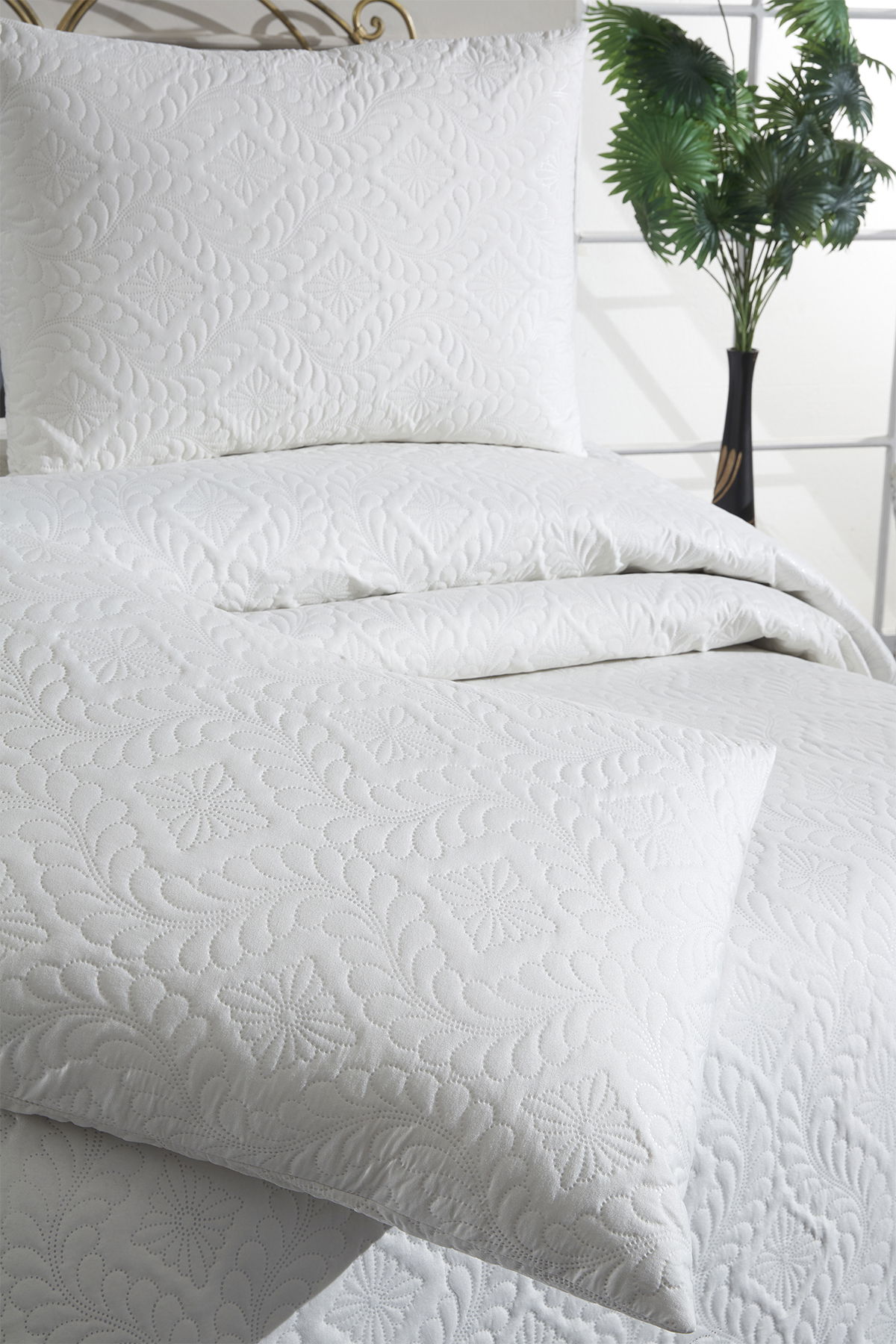 Ultrasonik Kapitoneli Elite Çift Kişilik Yatak Örtüsü Krem - 2