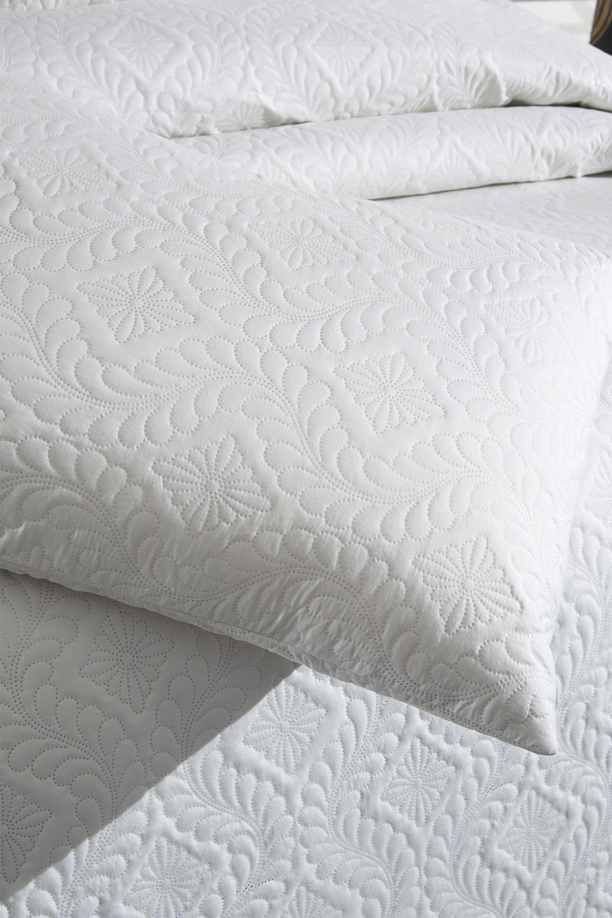 Ultrasonik Kapitoneli Elite Çift Kişilik Yatak Örtüsü Krem - 4