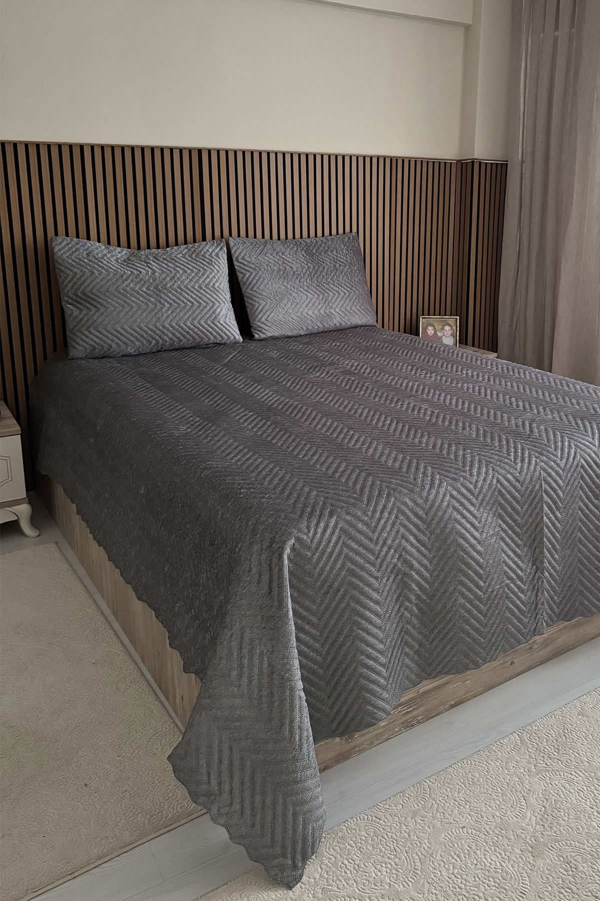 Velica Çift Kişilik Kadife Yatak Örtüsü Antrasit - 1