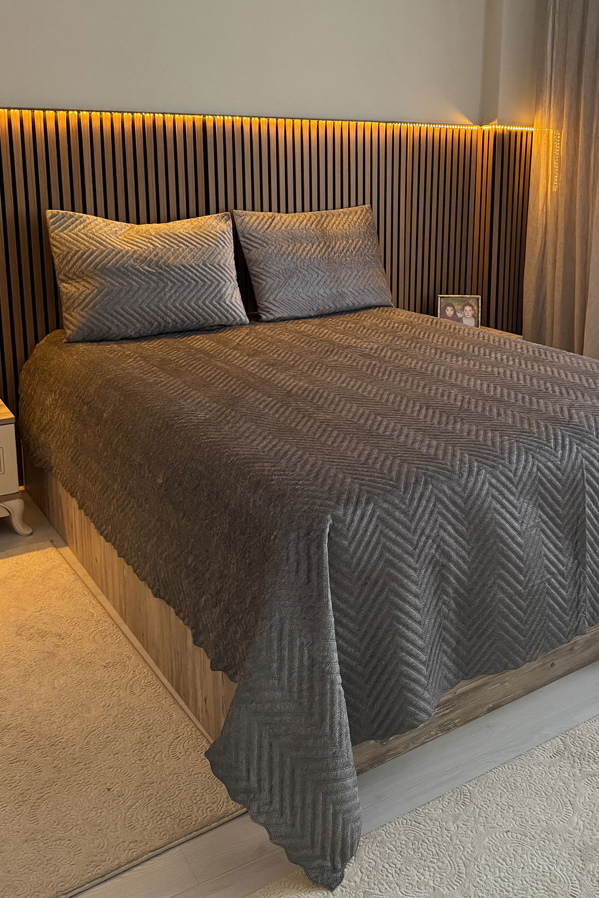 Velica Çift Kişilik Kadife Yatak Örtüsü Antrasit - 4