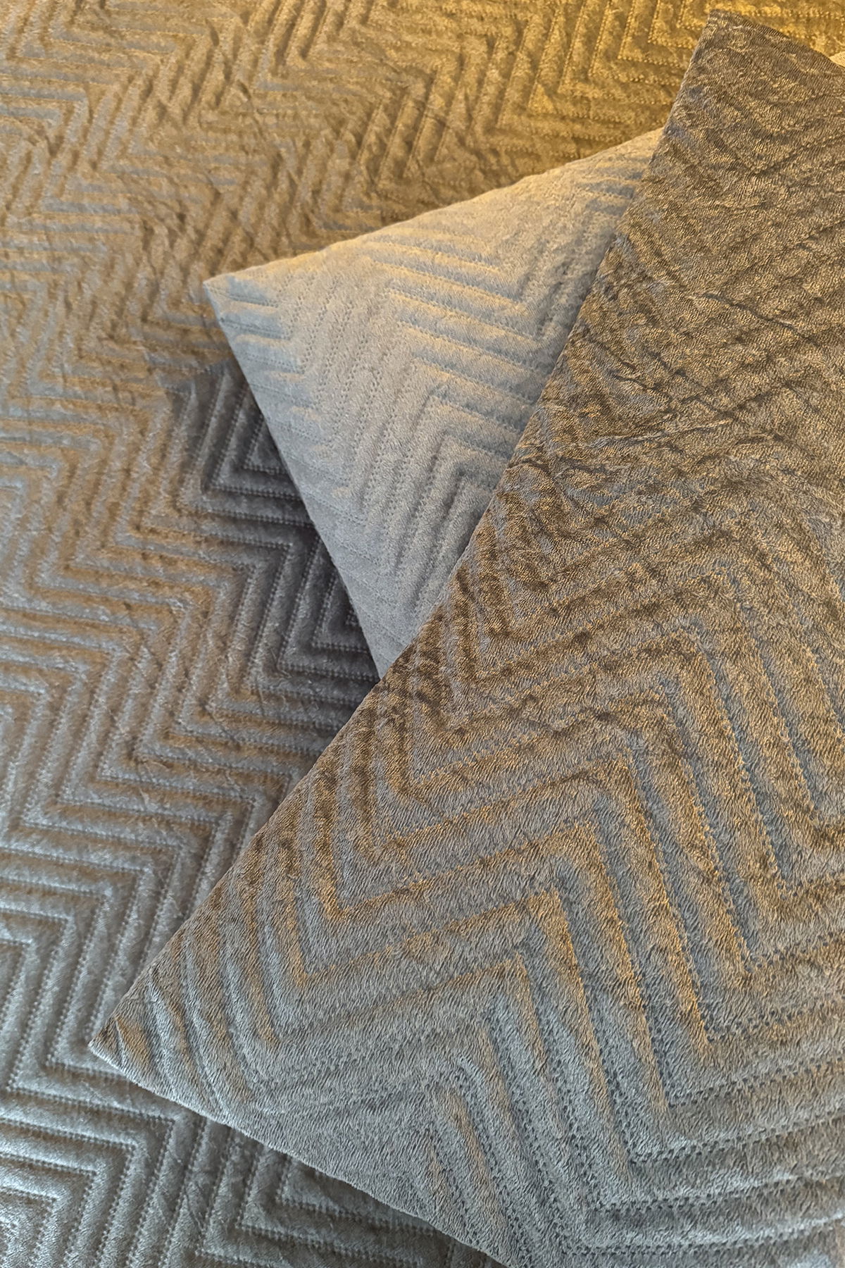 Velica Çift Kişilik Kadife Yatak Örtüsü Antrasit - 6