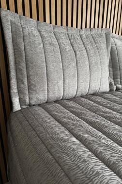 Velmira Jakarlı Kadife Elyaf Dolgulu Yatak Örtüsü 240x240 cm Gri - 3