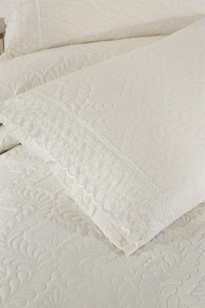 Zoya Dantelli Kapitoneli Ultrasonik Çift Kişilik Yatak Örtüsü Krem - 4